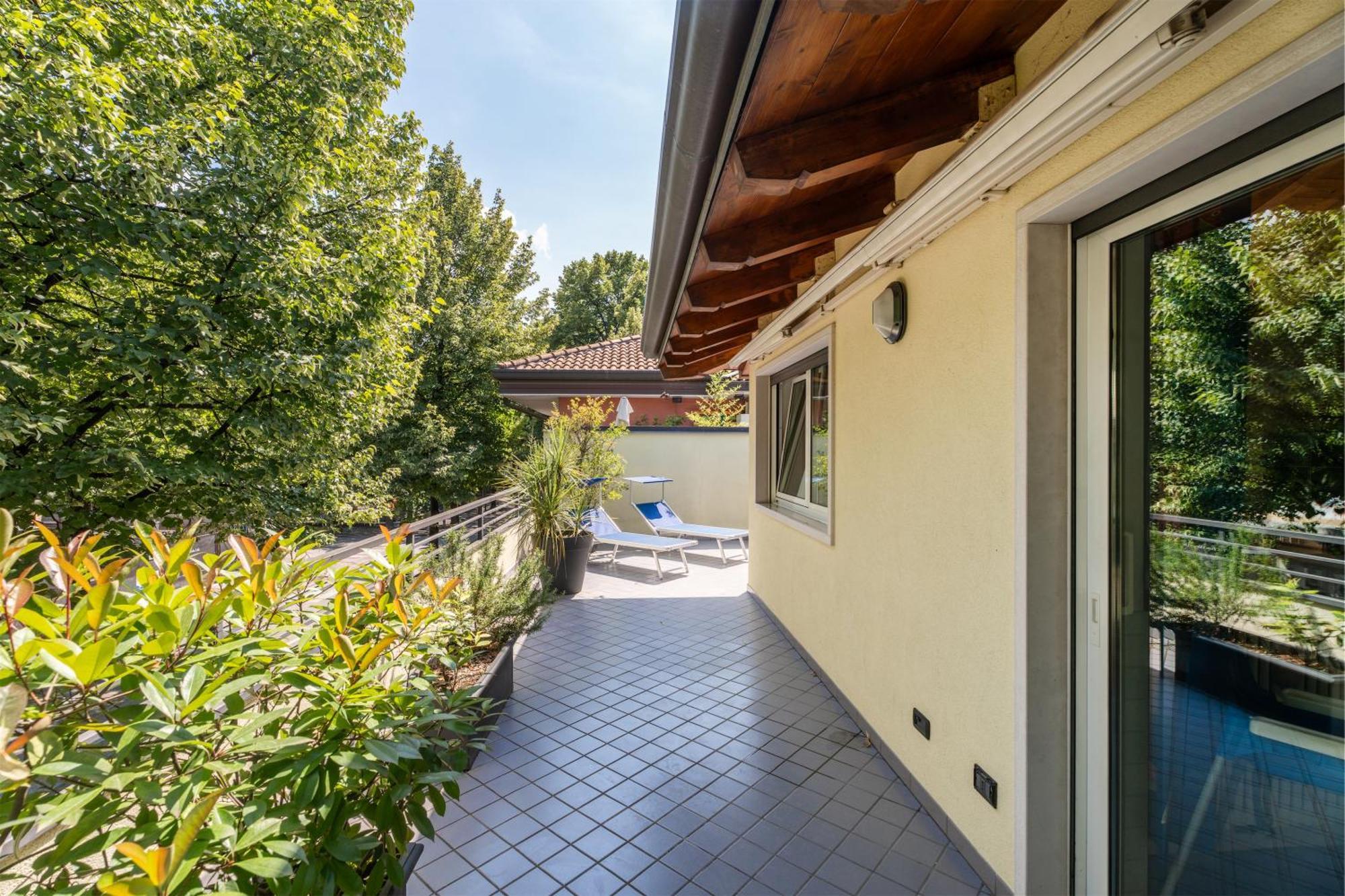 Be & Being - Katja Apartment Riva del Garda Bagian luar foto